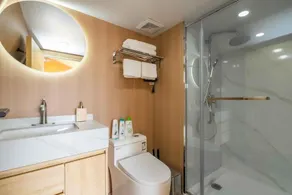 Urban Glamping Oasis: Comfort & Adventure Combined - Image 3