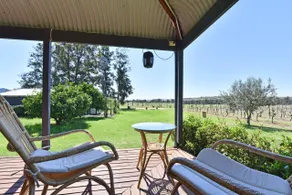 Soldiers Cottage Picturebook Vineyard Oasis - Image 4