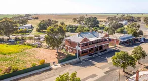 Kaneira Hotel - Image 4