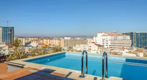 The Residence City Centre - Modern Family Apartment with Rooftop Pool & Terrace - Children stay for Free - Image 2
