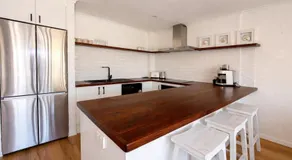 Sunshine Coastal Apartment - Walk to Beach and Wharf - Image 4