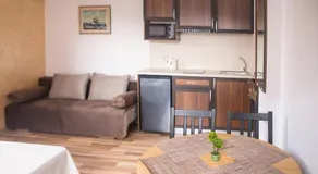 Chrystal Guest House - Image 3