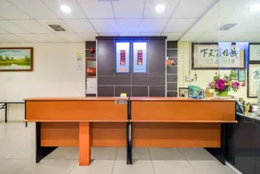 OYO 301 River Inn Hotel - Image 5