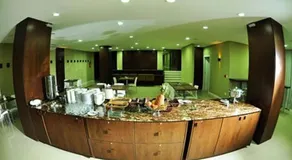 Petry Plaza Hotel - Image 5