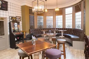 Royal Inn - Image 4