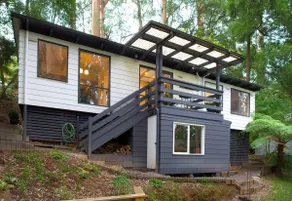 Belle Cottage Secluded Stay Near Shops Cafes - Image 5