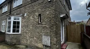 Good priced Accommodation in Sherperds bush - Image 4