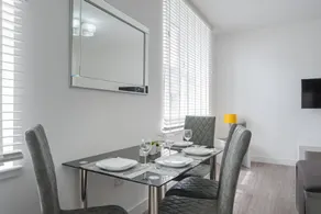 Executive City Centre Apartment, Long Stays Welcome - Image 4