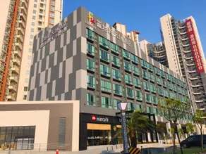 Landmark Hotel - Image 4