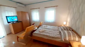Petra Apartmanház - Image 2
