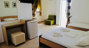 Ilion Hotel - Image 2