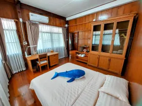 Whales Come to the River - Riverside - 3 rooms on 2nd floor - Image 2
