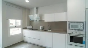 AAC Málaga - Amplio apartamento con terraza, totalmente equipado, nuevo, muy bien ubicado - Image 2
