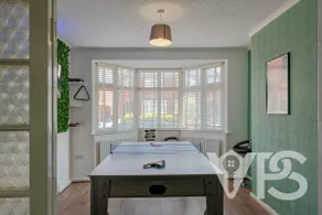 Family Fun Retreat, Gaming Room, Garden & Sleeps 8 - Image 3