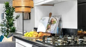 Cozy 2 Bedroom Chorlton House With Parking - Image 4