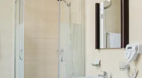 Hotel Dacia - Image 4