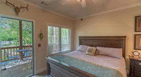 Riverfront home within walking distance of Helen - Image 2