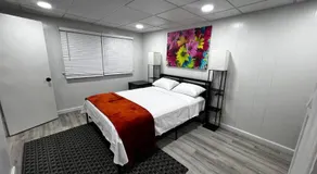 The Gorge Getaway 3BR 1BATH Close to Falls in Niagara - Image 5