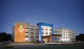 Holiday Inn Express & Suites Alexandria by IHG - Image 2