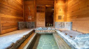 Hakuba Riverside Loghouse - Image 3