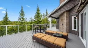 45 Degrees North Waterfront & Hot Tub - Image 3