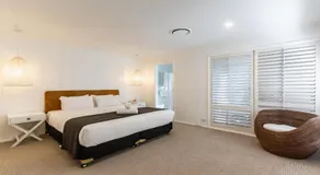 The One Pearl Beach- Pet Friendly, firepit, walk to beach - Image 2