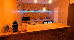 LE LOFT A BULLES (85m2 Jacuzzi Hammam Billiard Bar Douche Sauna) - Image 4