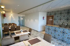Hotel Galaxy Inn - Image 3