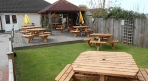 Fox and Hounds Country Inn - Image 3