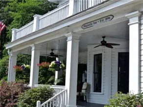 Magnolia Inn - Image 2