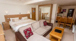 Porthole Suites - Image 2