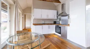 Little Park Farm Queen Anne Farmhouse & Apartments - Image 3