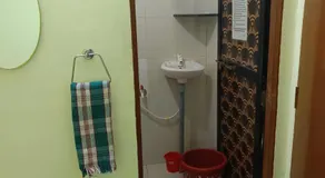 Swami Inn Lodging - Image 3