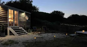 The Daffodil Hut - Image 3