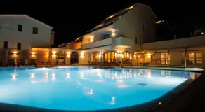 Tropis Hotel - Image 3