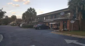 Palmetto Inn - Image 4
