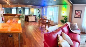 Black Jacks Downtown Loft - Image 4