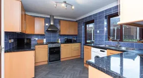 Preston 4 bedroom house near M55 & M6 - Image 3