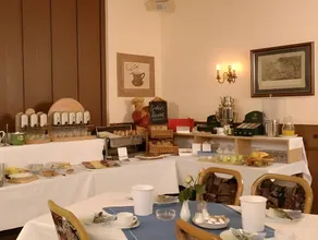 Garni Hotel Hof zum Ahaus - Image 4