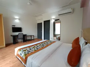 The Diamond Tree Hotel & Banquet - East Delhi - Image 2