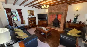 Cosy Peak District Barn Conversion nr Alton Towers - Image 3