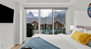 New! Golden Escape with Mountain Views! - Image 2