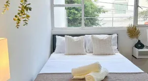 Habitación doble para 4 personas con baño privado Zona La Paz - Image 2