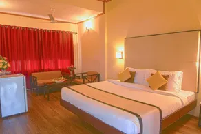 Landmark Hotel - Image 2