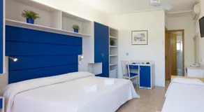 Hotel Kon Tiki - Image 2