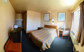 OYO Travellers Inn - Image 4