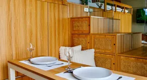 Modern Studio Near Airport Pool & Gym, Self check-in FREE Fast WiFi Netflix & Kitchen - Image 4