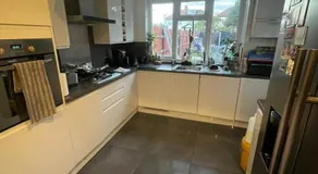 Family Home Stay - Image 3