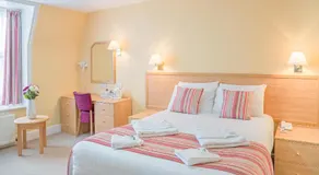 Queens Hotel - Image 5