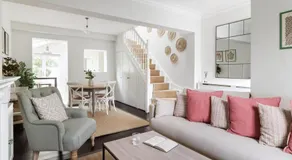 Newly refurbished House sleeps 5 - Image 4